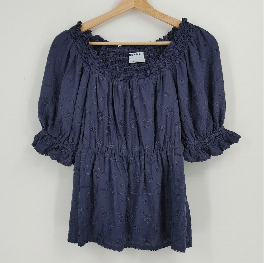 Old Navy | embroidered blouse